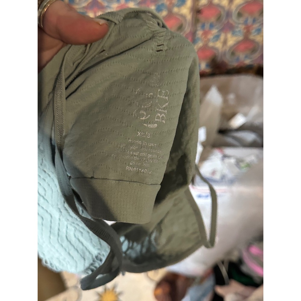 BKE‎ Sage Green Seamless Ribbed Cropped Cami Top with Cut Out Detail - XS/S - Picture 2 of 3